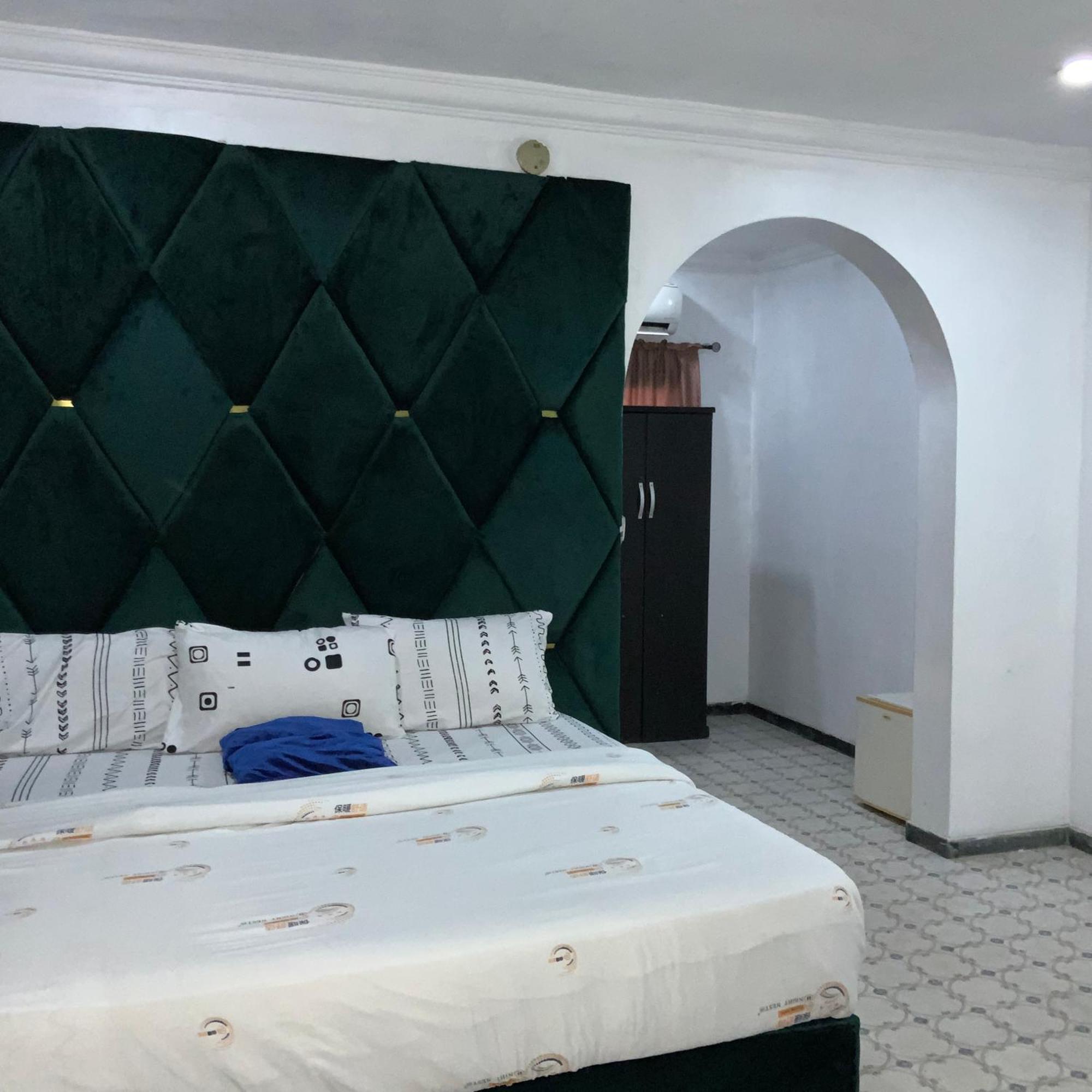 לגוס Blue Moon Hotels Victoria Island מראה חיצוני תמונה