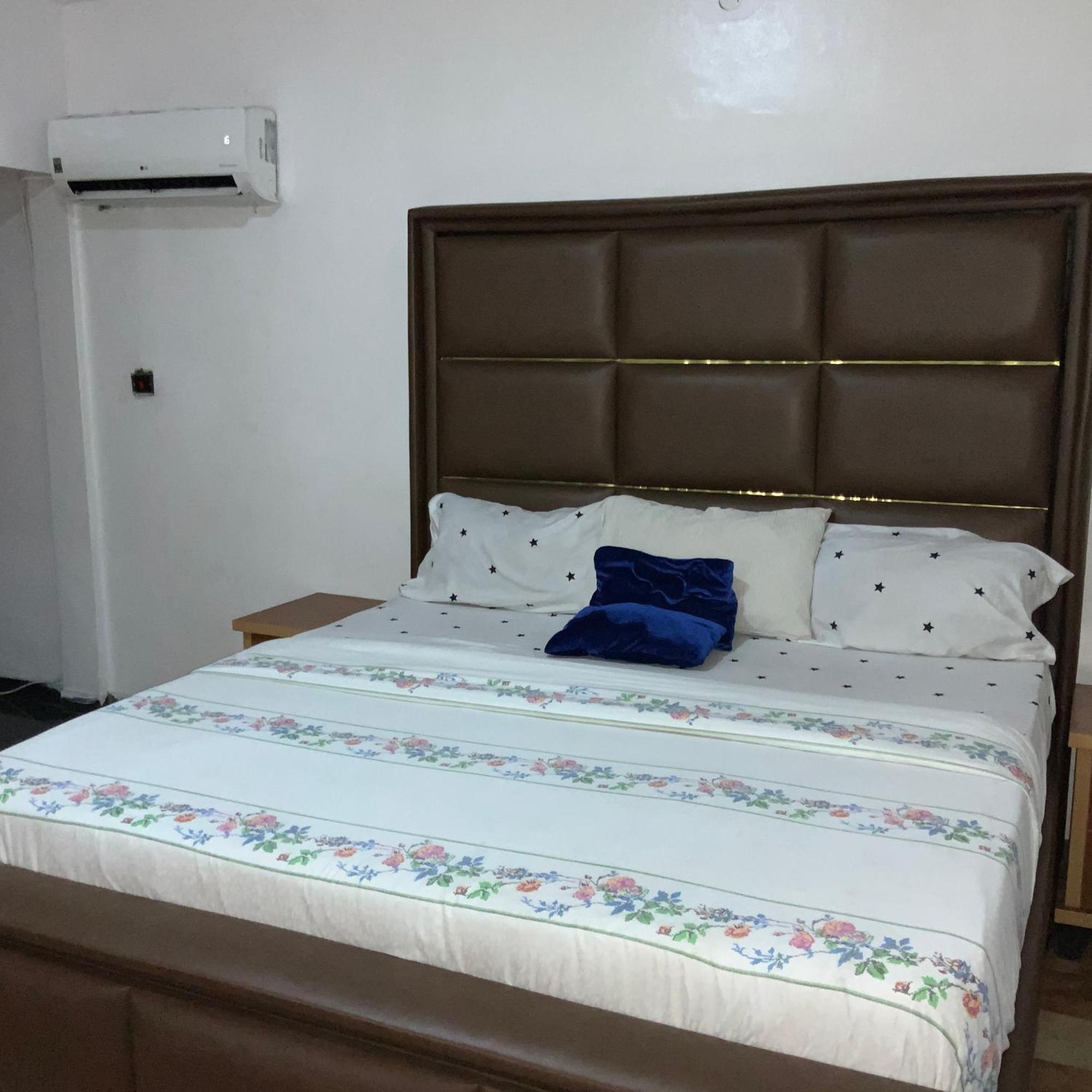 לגוס Blue Moon Hotels Victoria Island מראה חיצוני תמונה