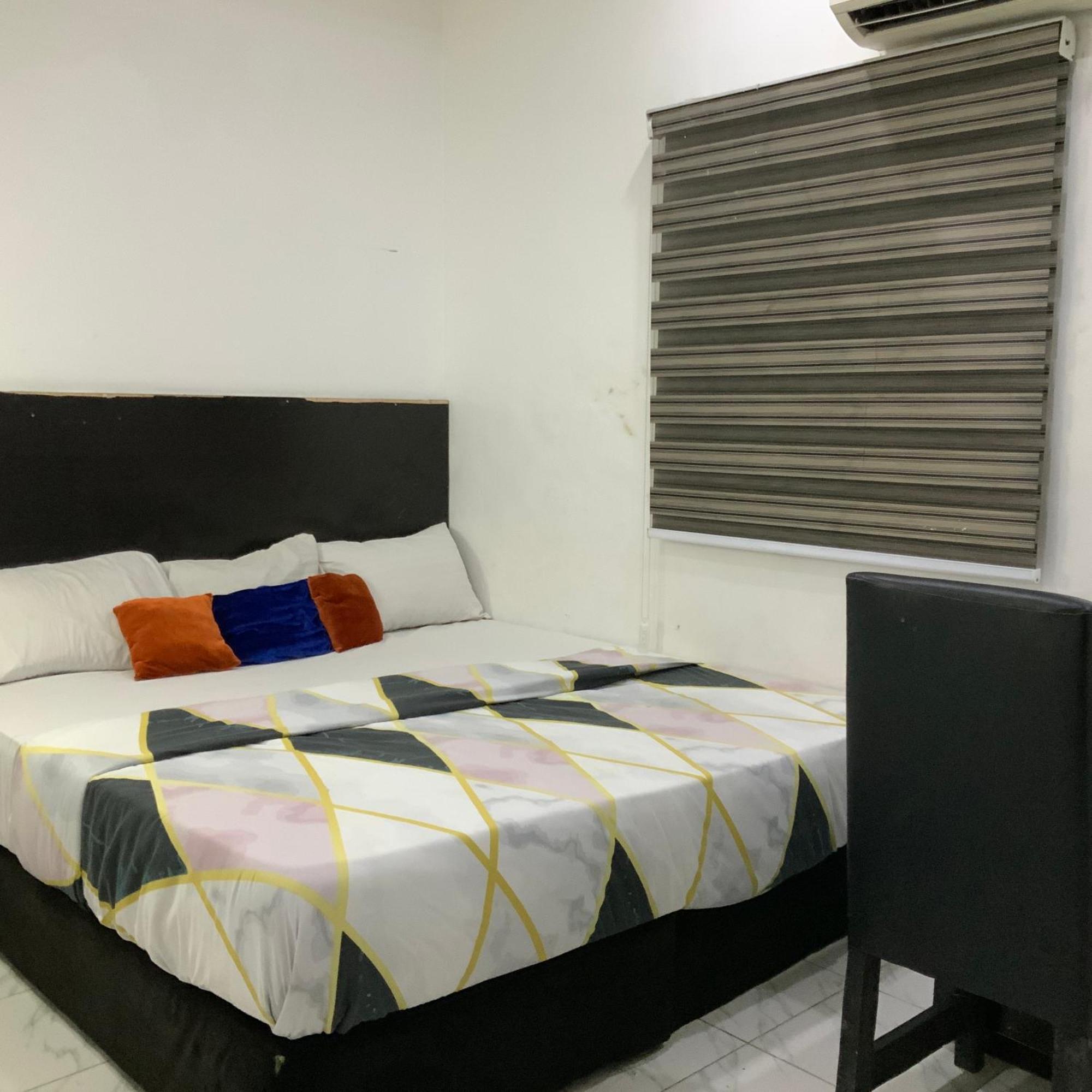 לגוס Blue Moon Hotels Victoria Island מראה חיצוני תמונה